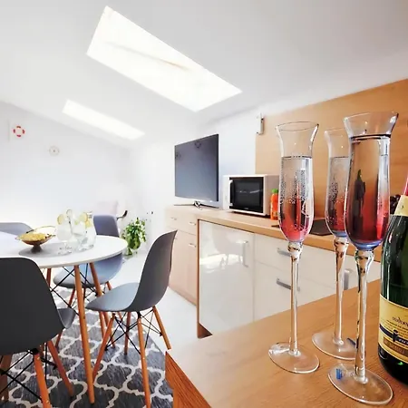 Apartment In Ustronie Morskie Near Beach, Cleaning Included アパート ウストロニエ・モルスキエ