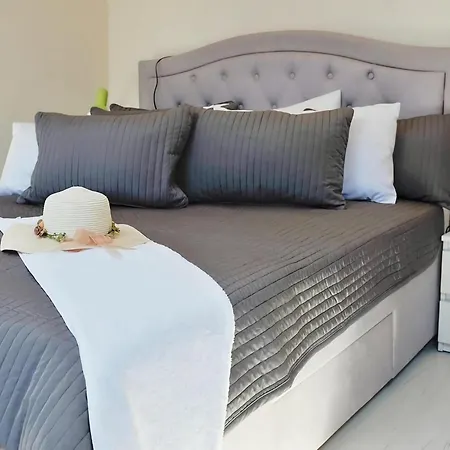 Apartment In Ustronie Morskie Near Beach, Cleaning Included * ウストロニエ・モルスキエ