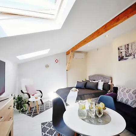 Apartment In Ustronie Morskie Near Beach, Cleaning Included * ウストロニエ・モルスキエ