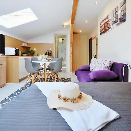 Apartment In Ustronie Morskie Near Beach, Cleaning Included * ウストロニエ・モルスキエ